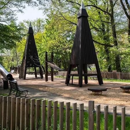 Parkside Family Apartment